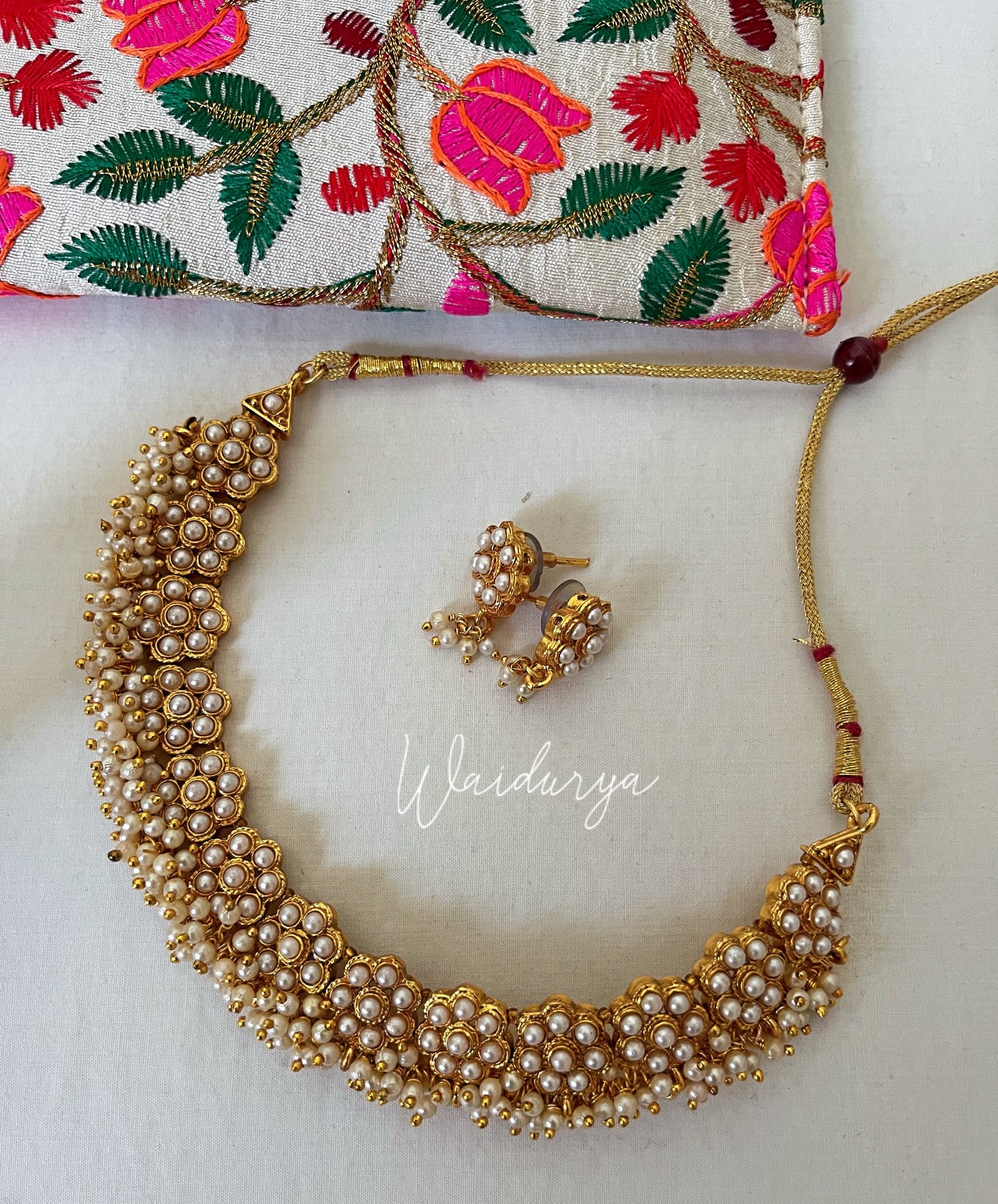PEARL PHOOL CHOKER