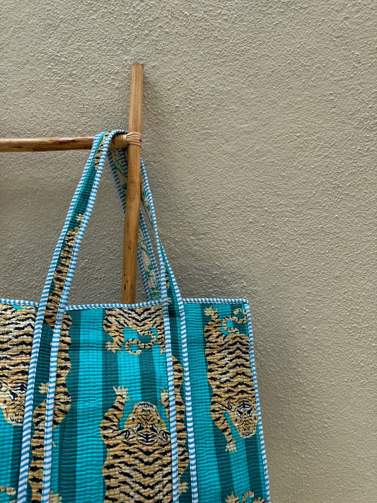 JAI TOTE