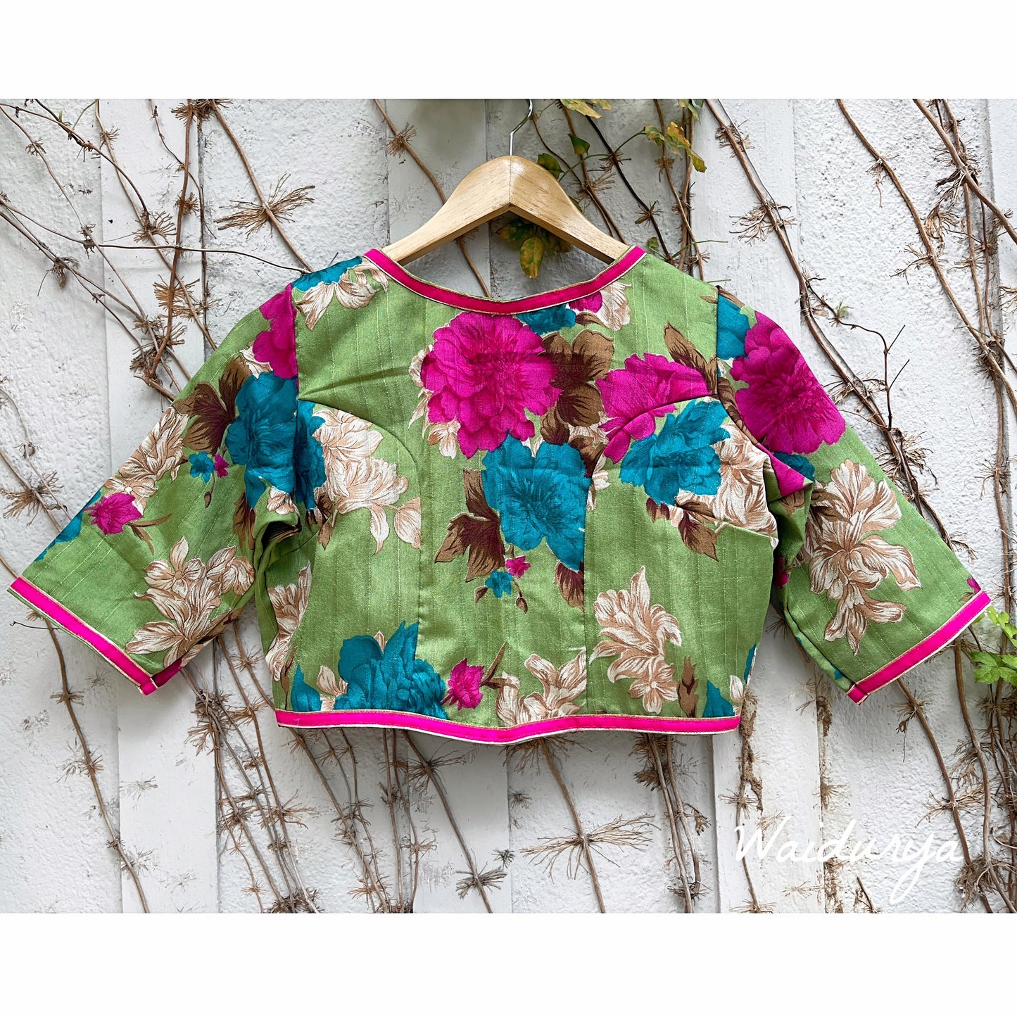 FLORAL BLOUSE