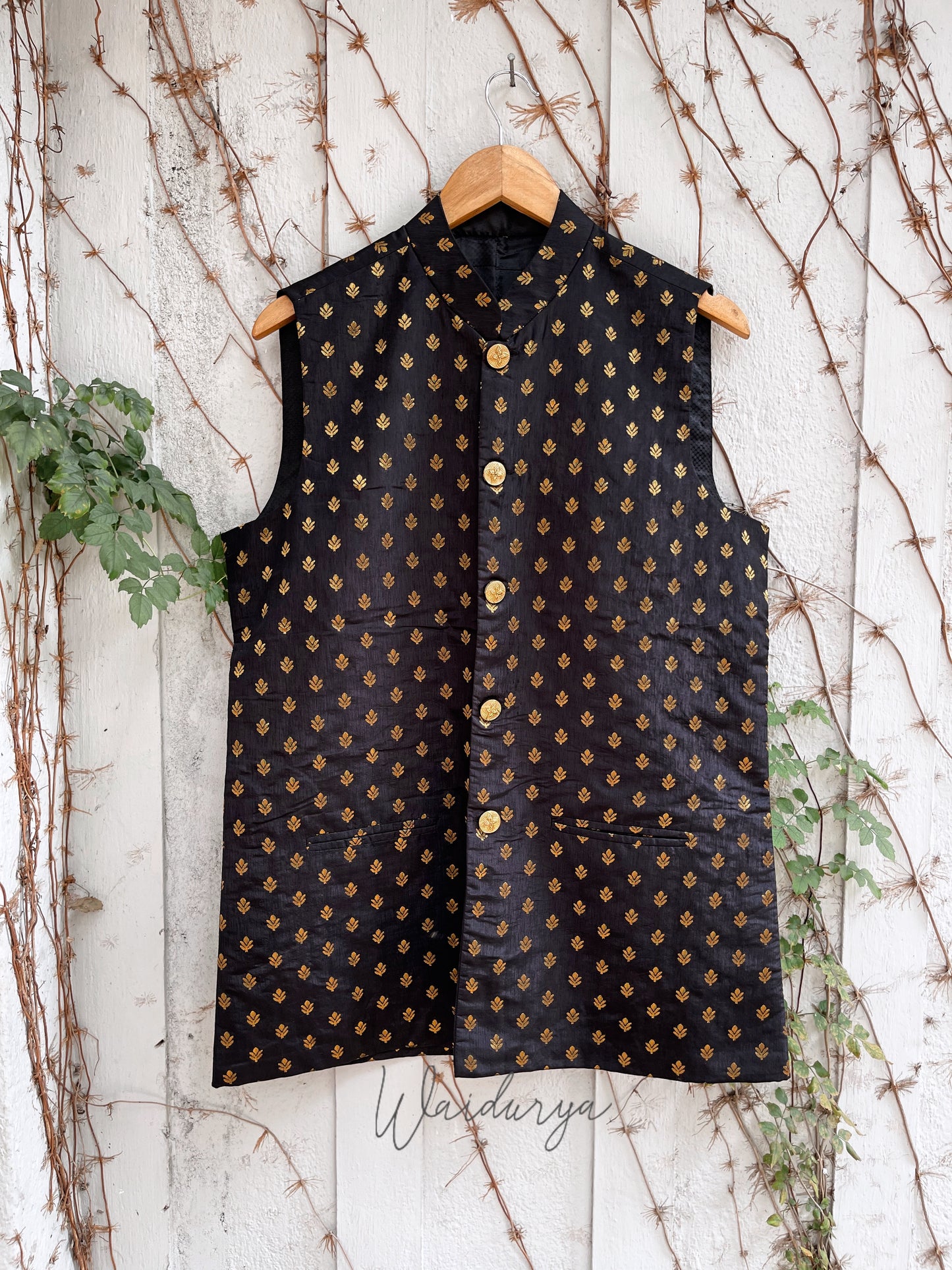 REGAL VEST