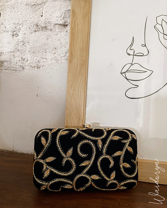 VELVET BOX CLUCH